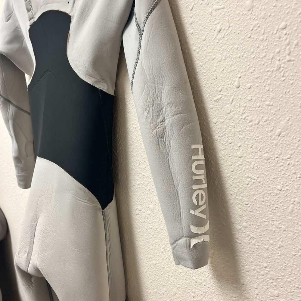 Hurley 3/2 full wet suit boys size 12